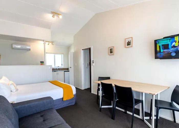 Aura Motel
