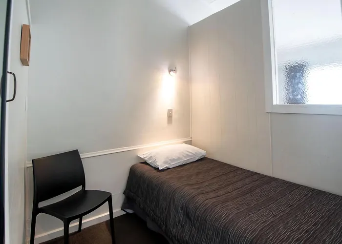 Aura Motel 4*