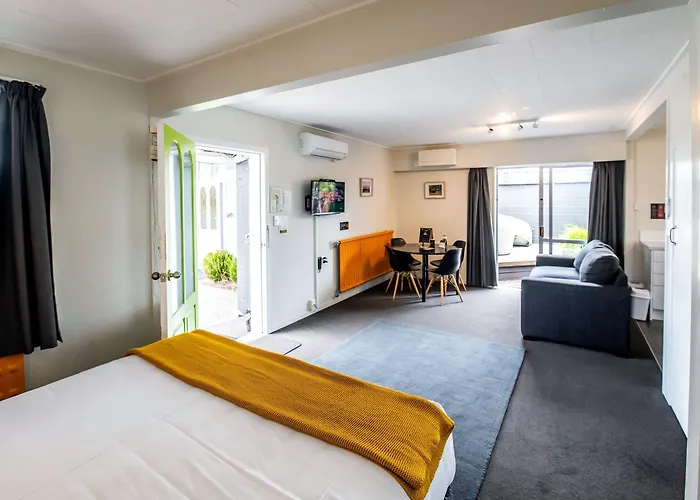 Motel Aura 4*